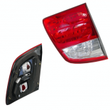 INNER TAIL LIGHT RIGHT HAND SIDE FOR NISSAN MAXIMA A33 1999-2002