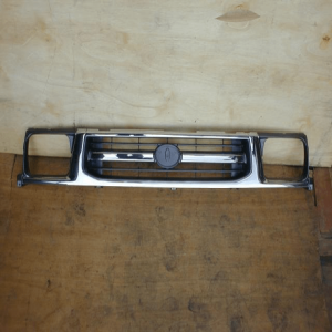 FRONT GRILLE FOR TOYOTA HILUX LN169 1997-2001